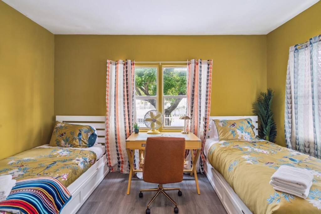 New! Havana Nights Villa ! Walk To Calle Ocho! Miami Kültér fotó